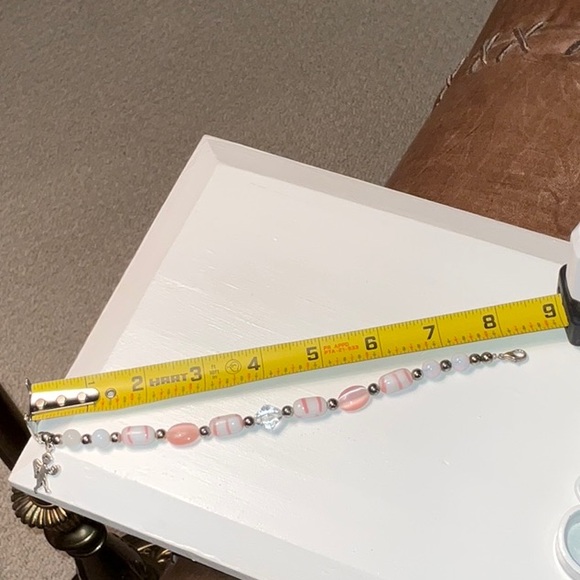 Unmarked Cupid Charm Pink Clear & White Beads With Silver-Tone Findings Bracelet - Picture 6 of 9